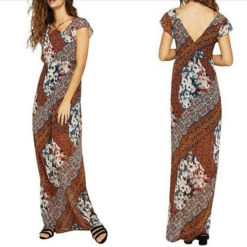 NWT BCBGeneration Floral Flutter Sleeve Maxi Dress